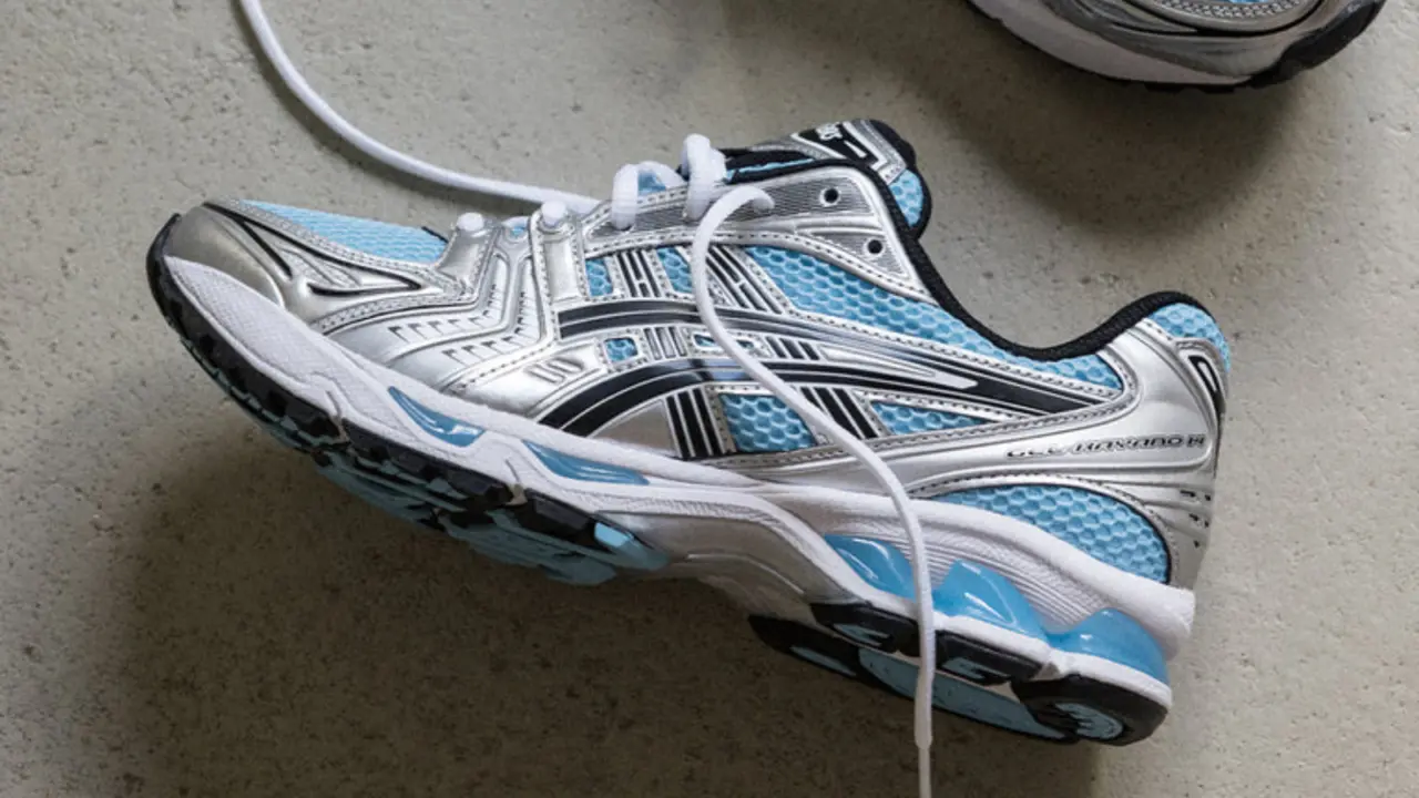 Hinh anh 4: Bo lo JJJJound x ASICS? Duoi day la 3 lua chon thay the tuyet voi