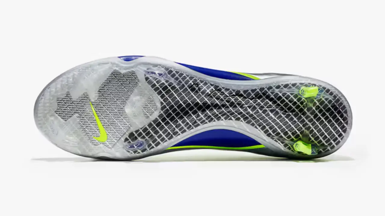Hinh anh 6: Nike he lo mau giay Cryoshot moi lay cam hung tu huyen thoai R9