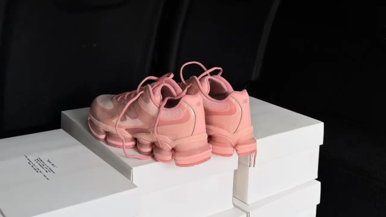 Hinh anh 11: Hinh anh show dien Paris Fashion Week Men SS26 voi bo suu tap sneaker noi bat Hinh anh 11: Hinh anh show dien Paris Fashion Week Men SS26 voi bo suu tap sneaker noi bat