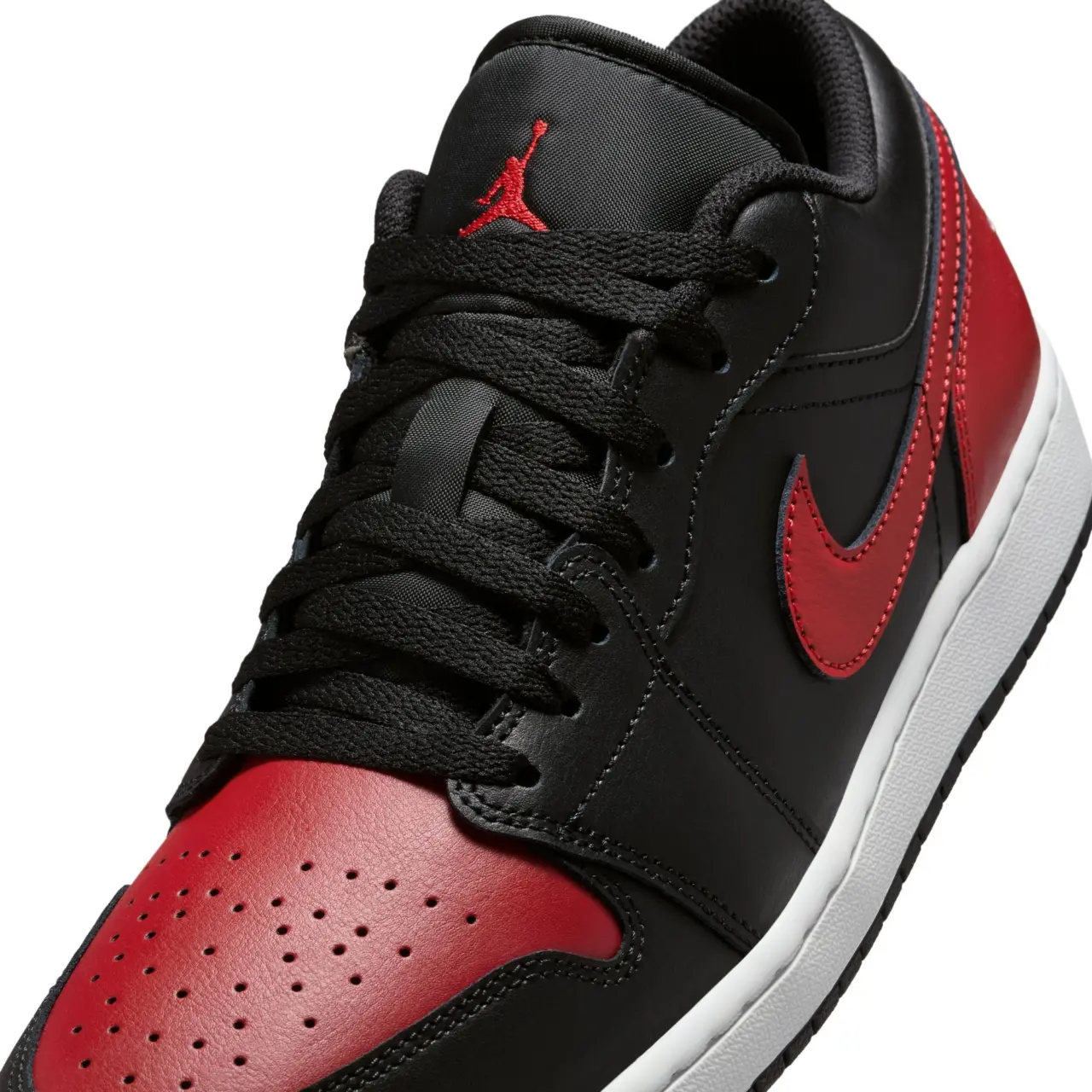 Chiêm ngưỡng Air Jordan 1 Mid "Black/Varsity Red" với diện mạo mới đầy cuốn hút