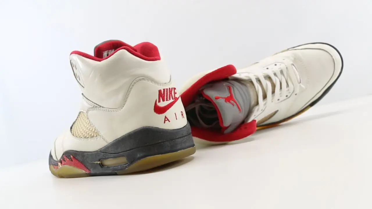 Hinh anh 3: Air Jordan 5 'Fire Red' - Bieu tuong van hoa giay the thao