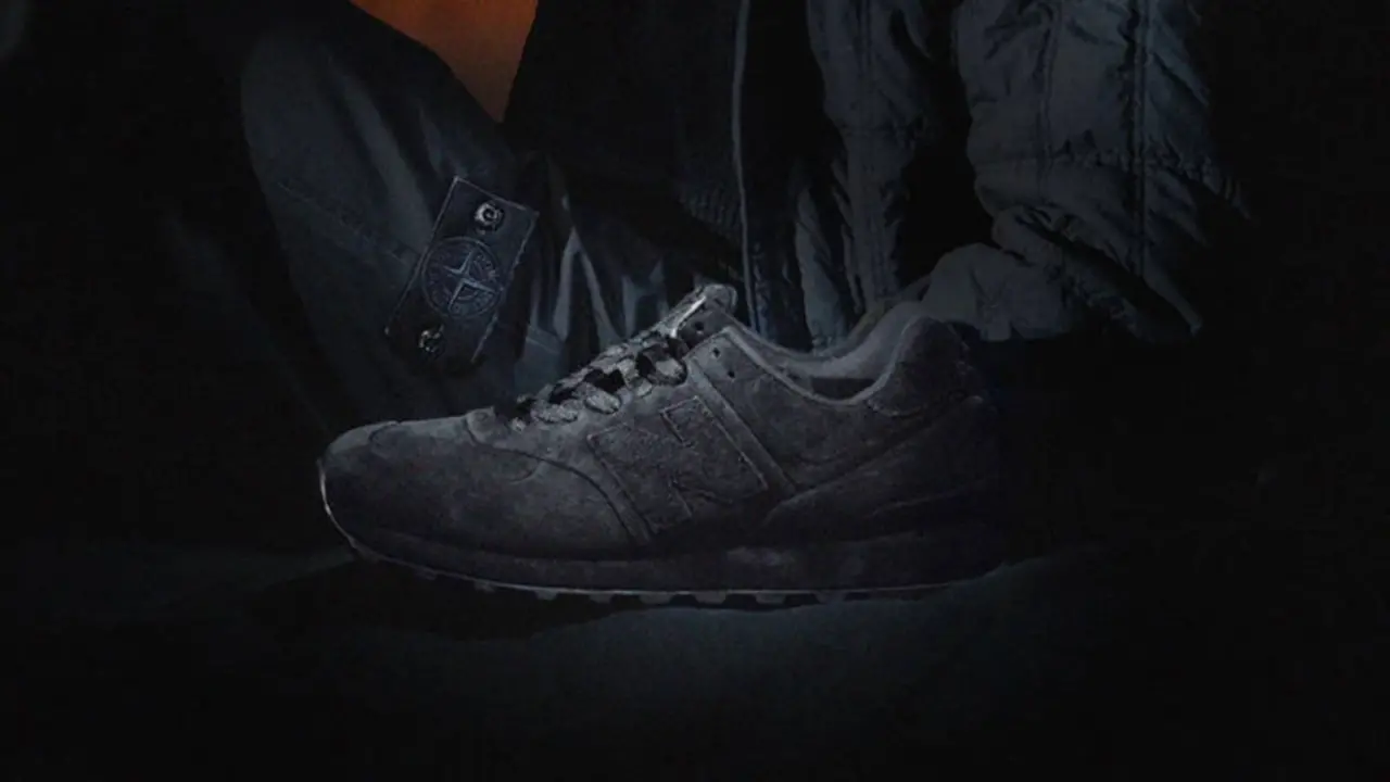 Hinh anh 6: Stone Island x New Balance 574 Ghost: Giay sneaker toi gian voi ba phoi mau Dark Brown, Grey, Navy, ra mat tai London Fashion Week.
