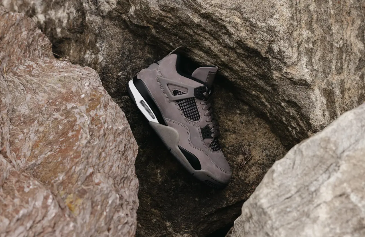 Air Jordan 4 “Cave Stone” ra mắt vào tháng 9 năm 2025 Air Jordan 4 “Cave Stone” ra mắt vào tháng 9 năm 2025