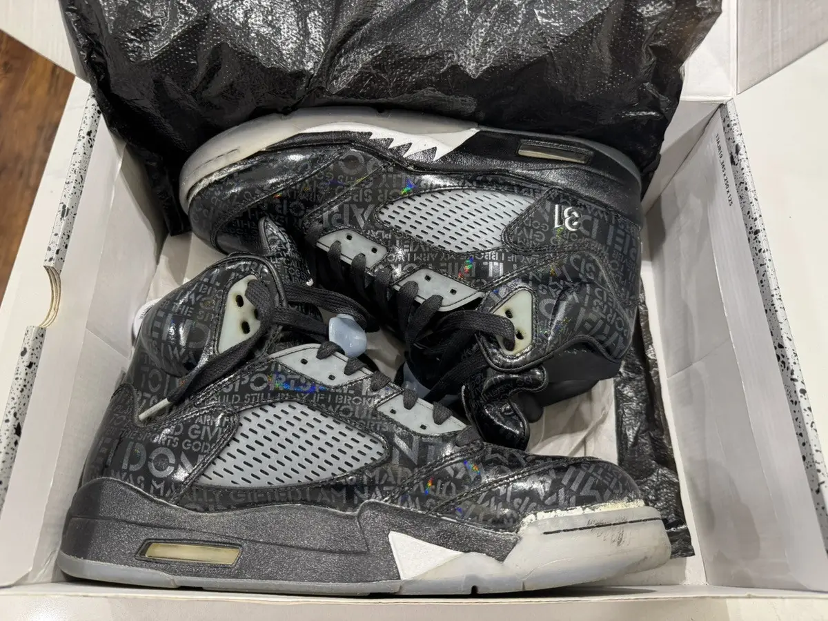 Xếp hạng các đôi Air Jordan 5 ấn tượng nhất mọi thời đại Xếp hạng các đôi Air Jordan 5 ấn tượng nhất mọi thời đại