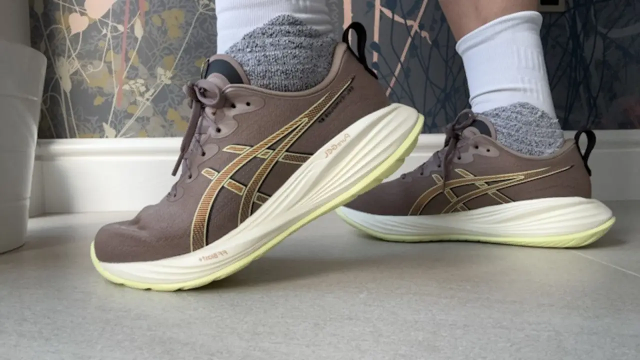 Hinh anh 4: Asics Cumulus 27 - Giay chay bo trung tinh cho runner Hinh anh 4: Asics Cumulus 27 - Giay chay bo trung tinh cho runner