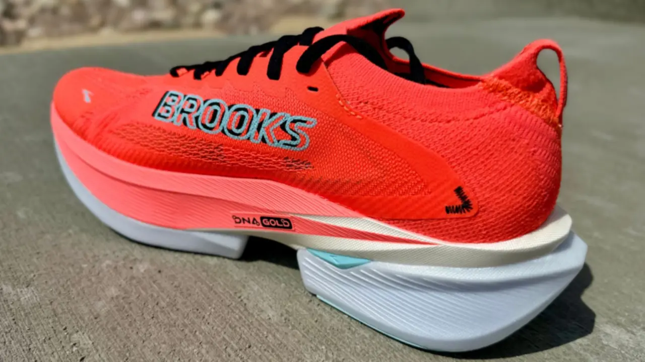 Brooks Hyperion Max 3 Review - Siêu trainer mới cho marathon và tập luyện hàng ngày