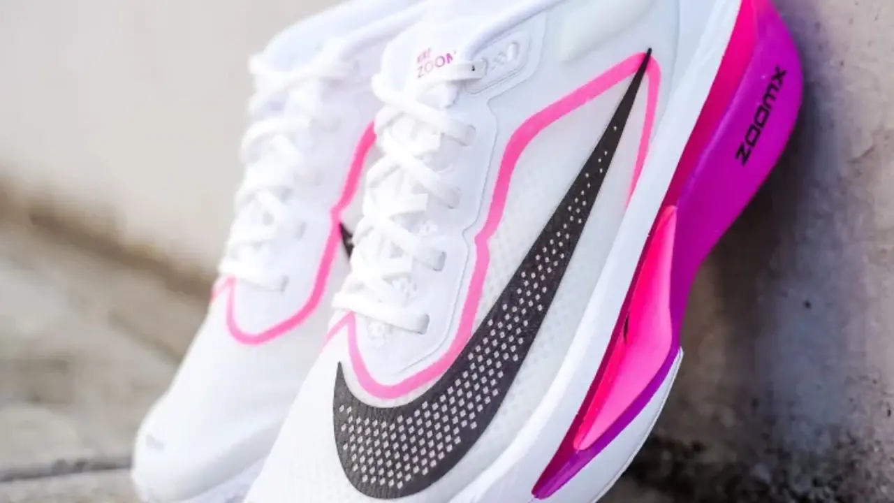 Hinh anh 2: Nike Zoom Fly 6 - giay chay ket hop hieu suat va ben bi