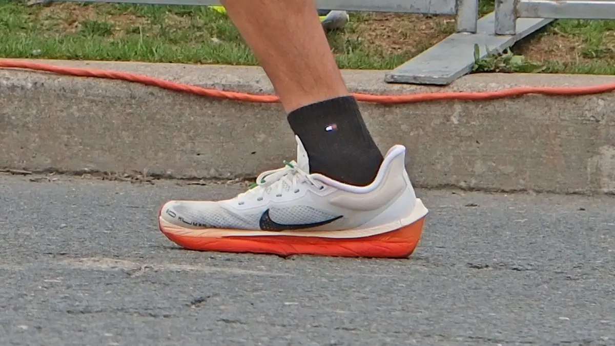 New Balance 1080v14 Review - Giày chạy bộ êm ái và ổn định cho tập luyện hằng ngày