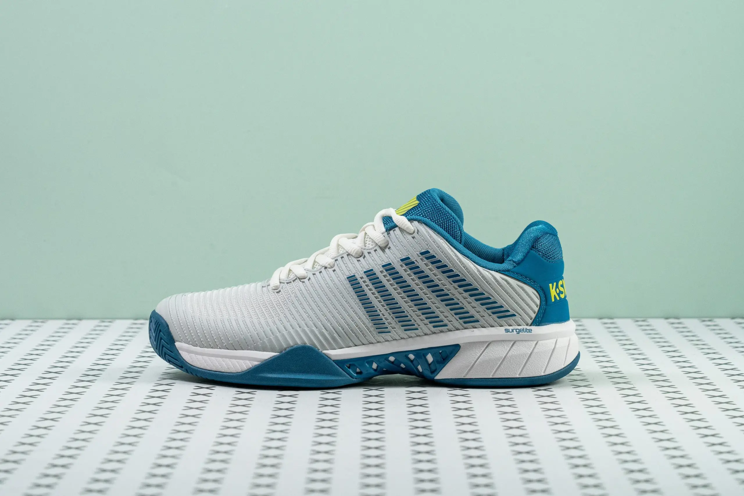 Đánh giá giày KSwiss Hypercourt Express 2 dành cho nữ