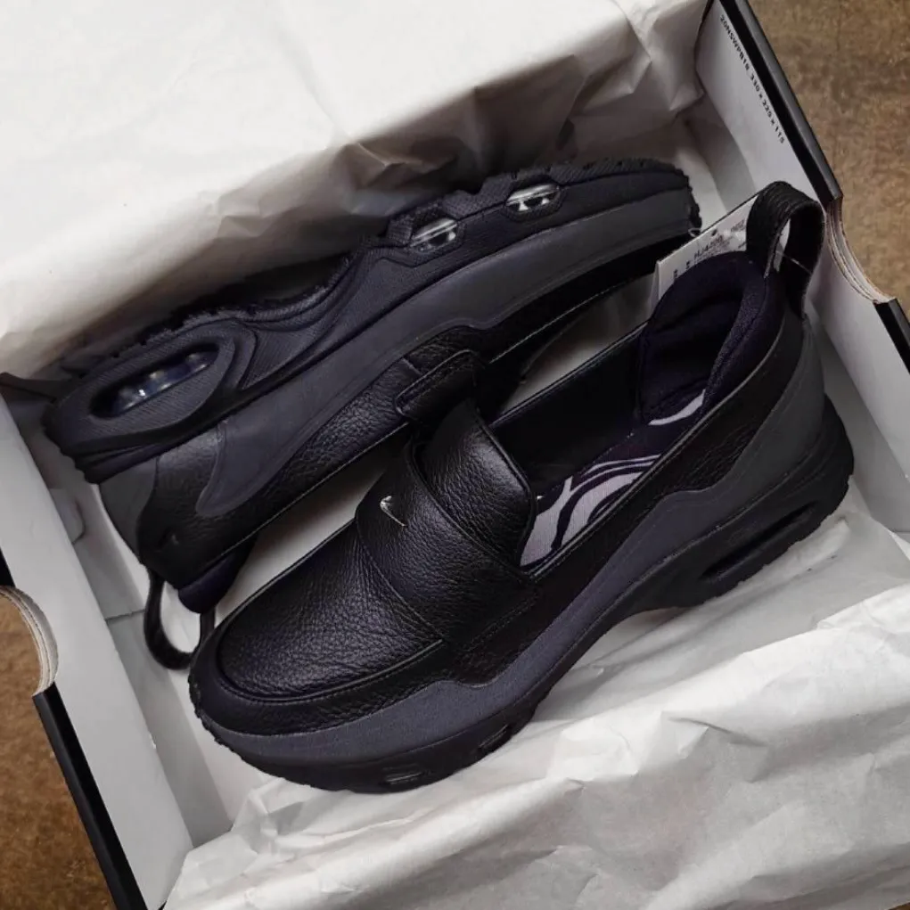 Hinh anh 3: New Balance 1906L va Nike Air Max Phenomena - Cuoc chien loafer hybrid