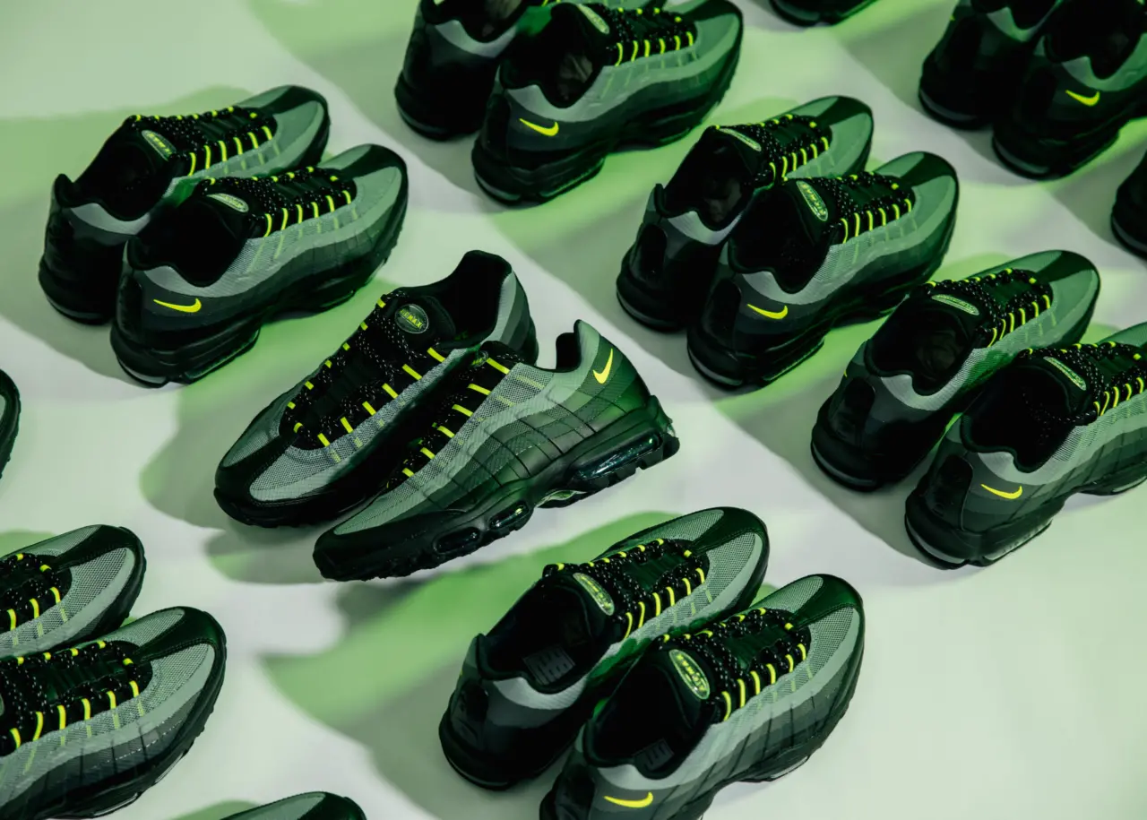 Nike mang “Neon” trở lại với diện mạo hiện đại trên Air Max 95 Ultra