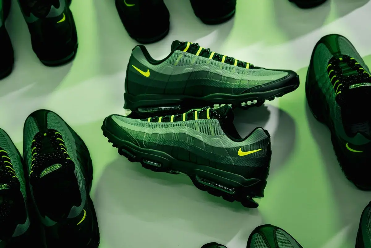 Nike mang “Neon” trở lại với diện mạo hiện đại trên Air Max 95 Ultra