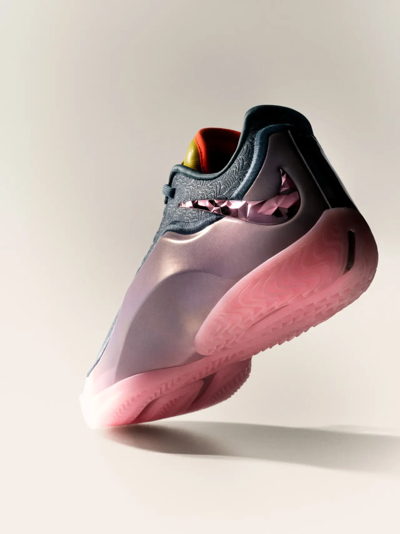 Giày Nike LeBron 23 chính thức ra mắt tôn vinh vị vua bóng rổ bất diệt