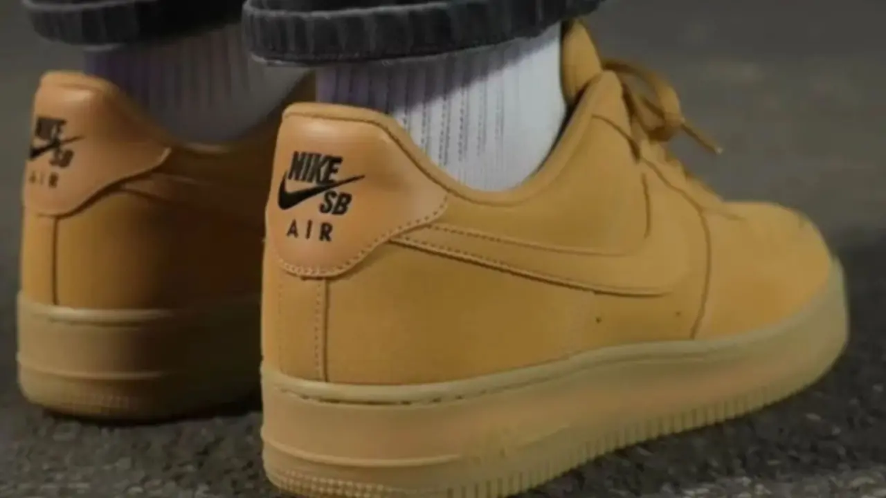 Hinh anh 1: Nike SB Air Force 1 phoi mau xanh thep va nau chocolate