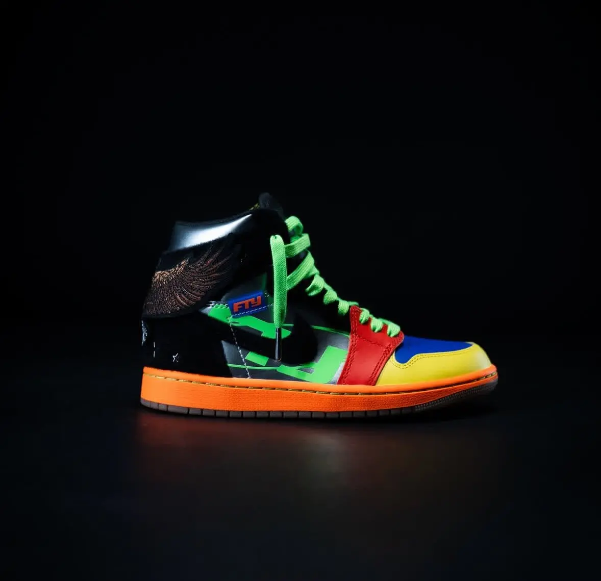 Free The Youth x Air Jordan 1 Mid: Phiên bản collab giới hạn đầy cá tính