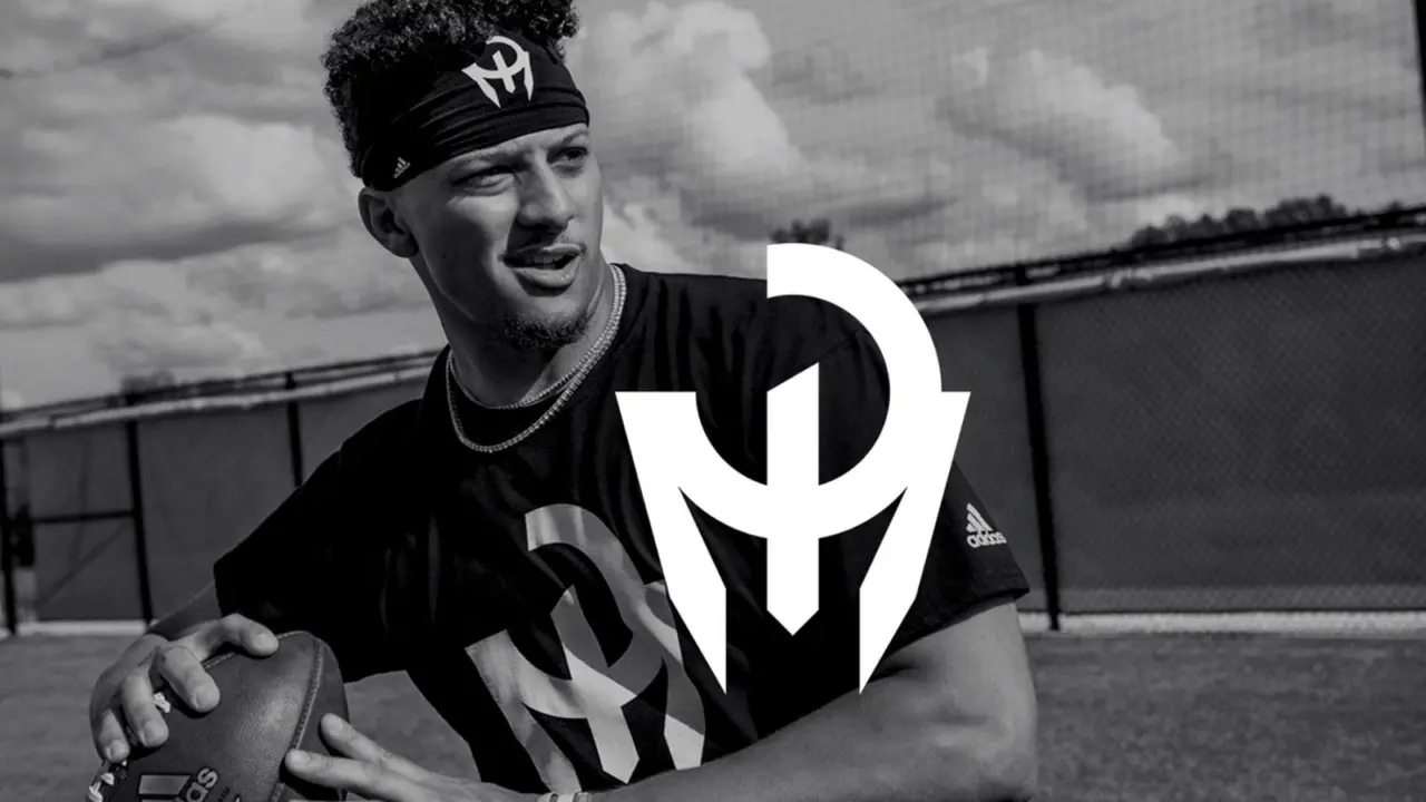 Hinh anh 1: Patrick Mahomes ky hop dong gia han voi adidas, mo rong dong san pham signature