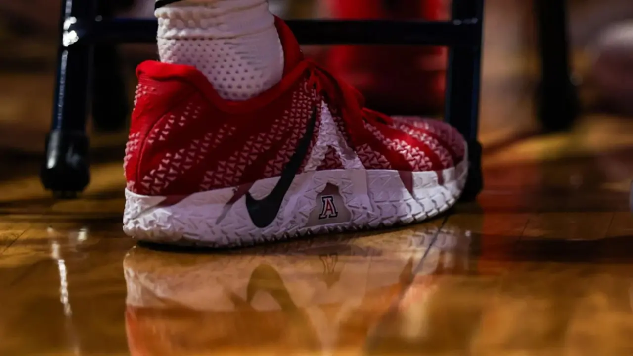 Hinh anh 2: Ja Morant trinh lang bo suu tap giay Nike Ja 3 NCAA PE doc quyen