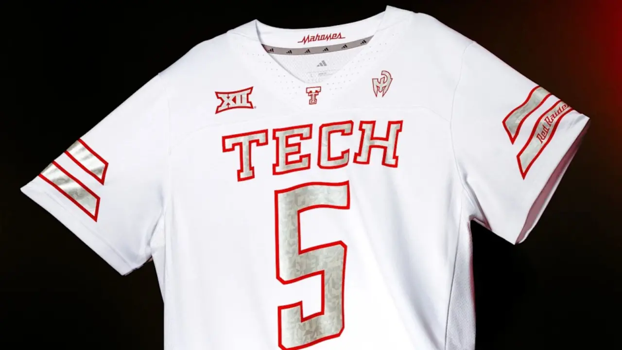 Hinh anh 2: Patrick Mahomes ky hop dong gia han voi adidas, mo rong dong san pham signature