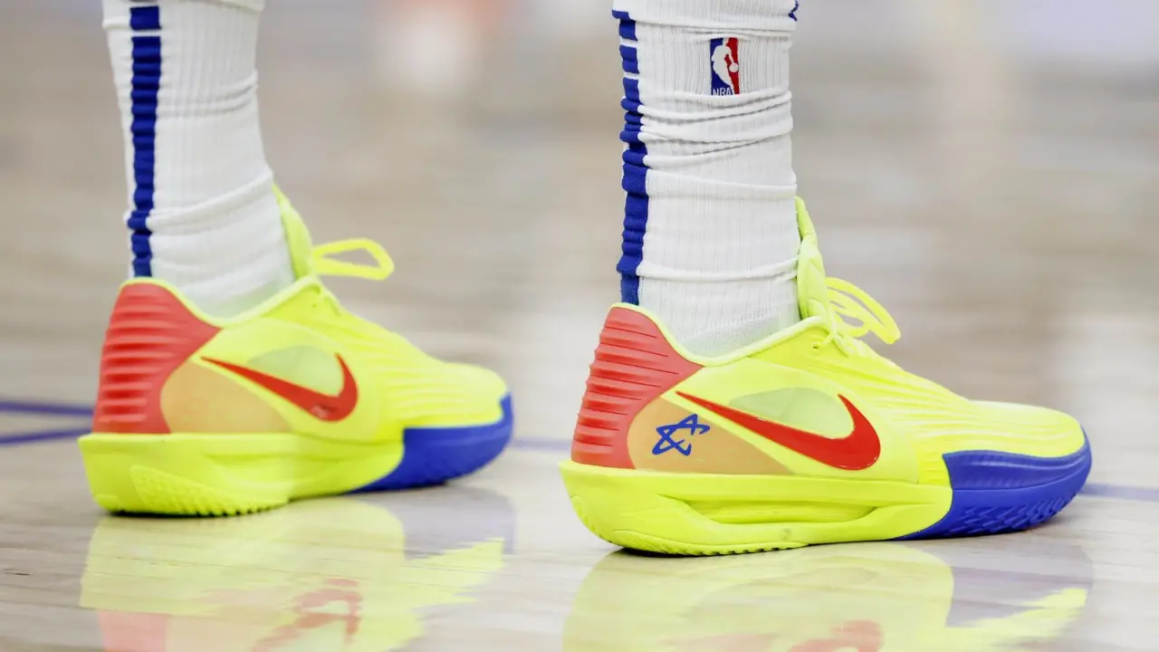 Hinh anh 2: Cade Cunningham cung doi giay Nike signature dau tien