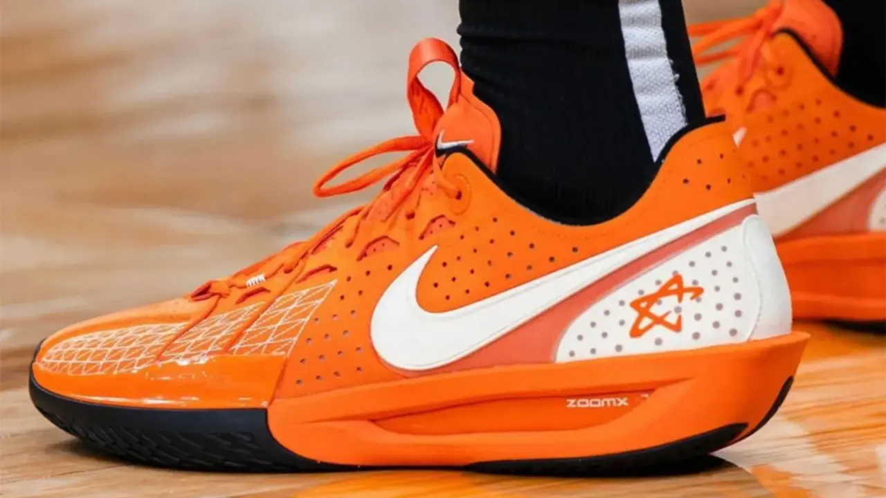 Hinh anh 3: Cade Cunningham cung doi giay Nike signature dau tien