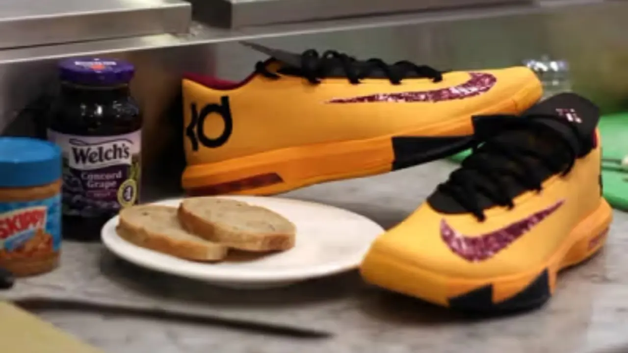 Hinh anh 3: Kevin Durant mang giay Nike KD 6, doi giay signature yeu thich cua anh.