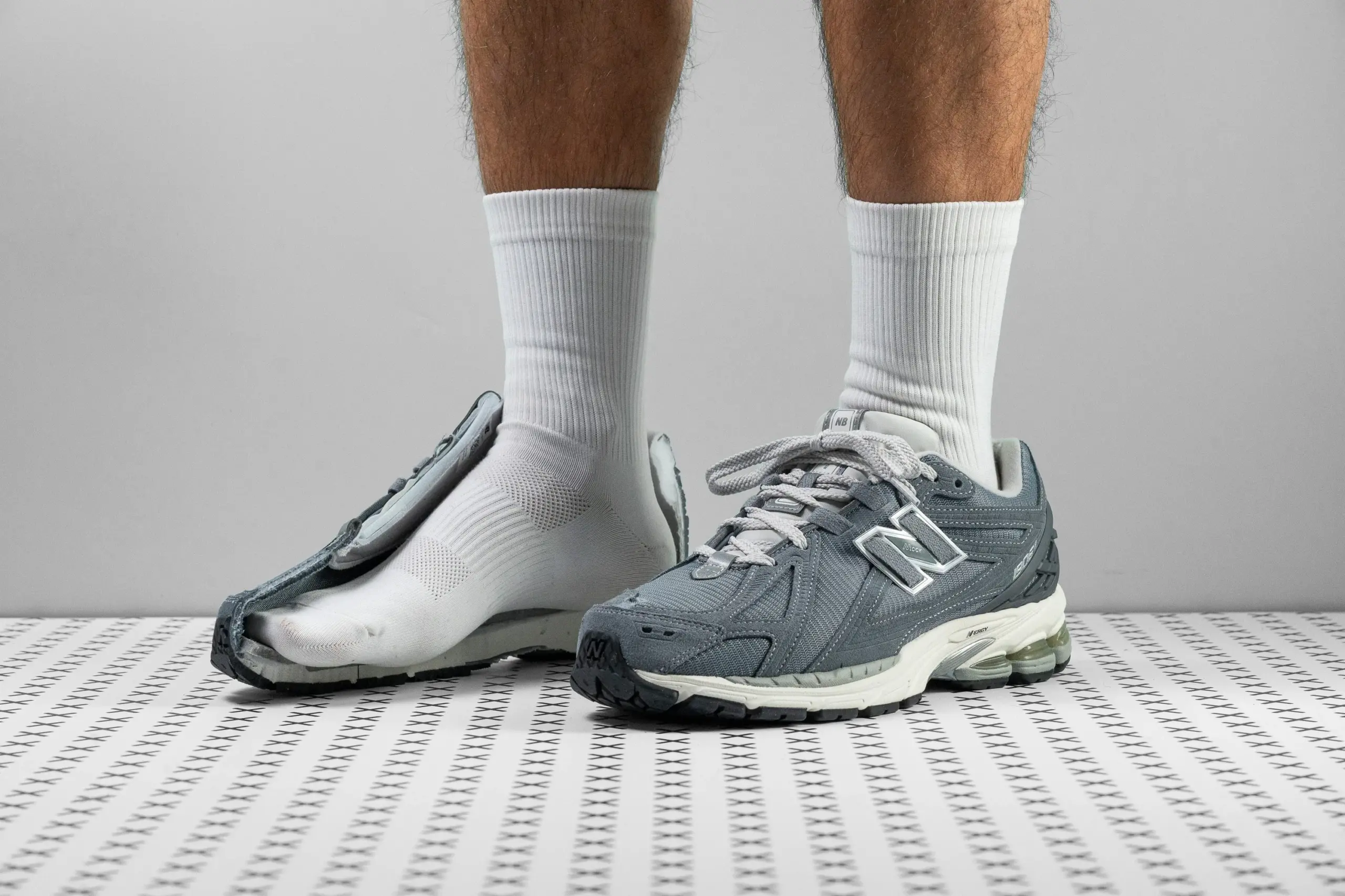 Hinh anh 1: New Balance 1906R, Sneaker Lifestyle 2025, bieu tuong Retro-running