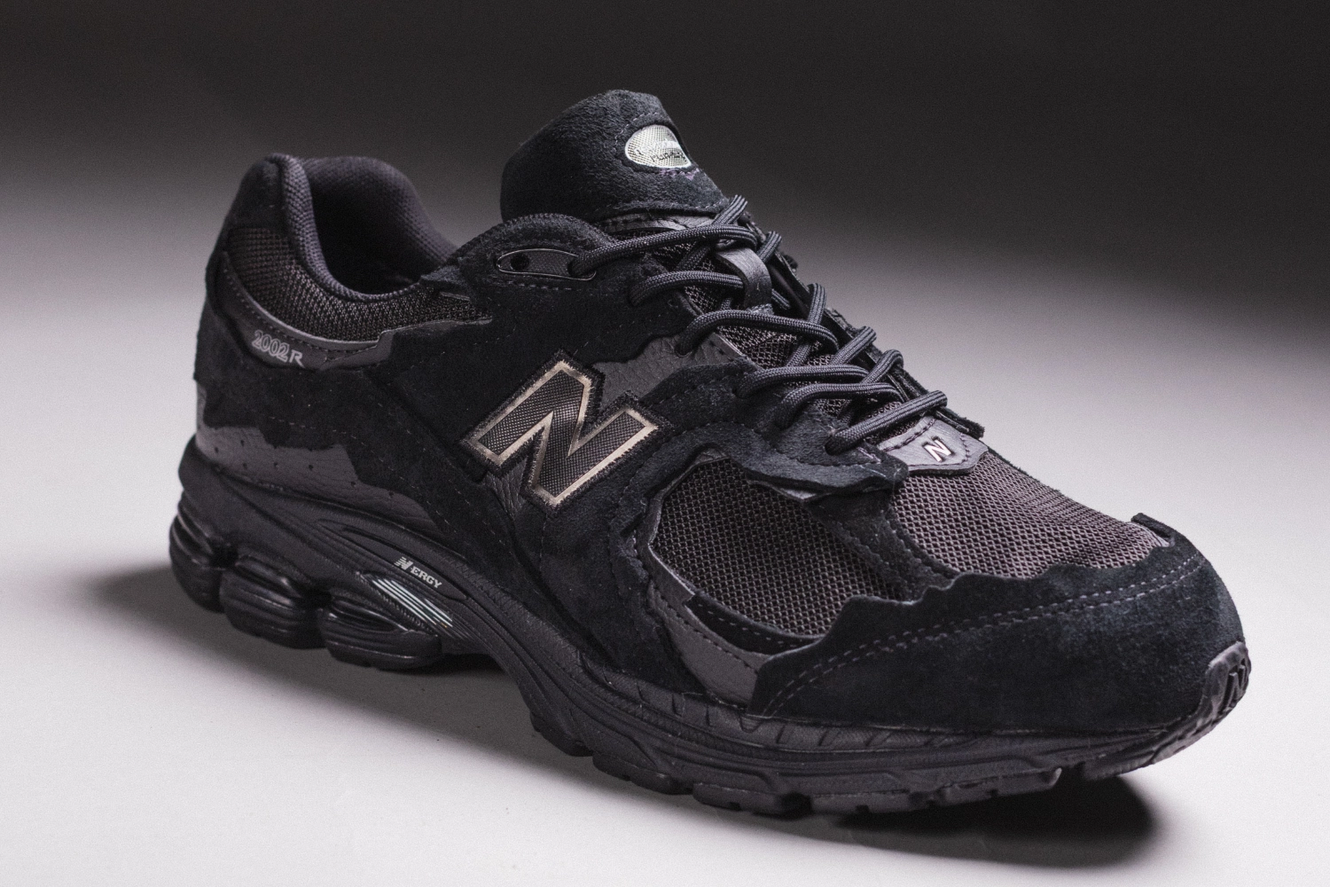 Bộ sưu tập New Balance 2002R Gore-Tex Protection Pack được phát hành