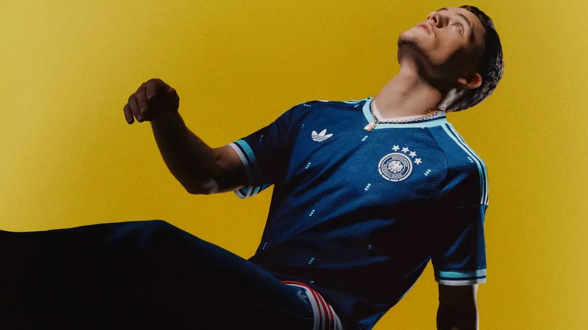 Áo đấu WC 2026 sân khách: adidas mang Trefoil trở lại World Cup sau 36 năm