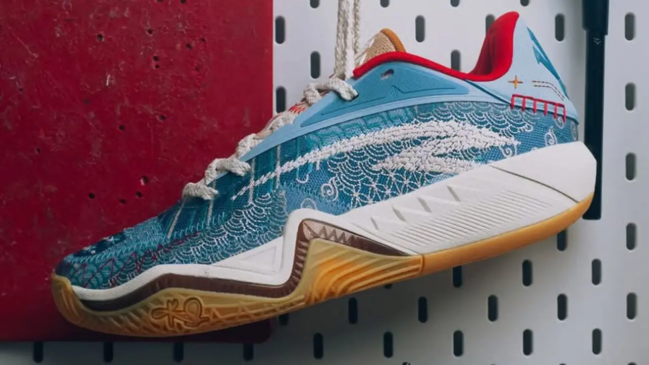 Hinh anh 1: Sneaker Politics x ANTA Kai 3 Patchwork voi thiet ke da chat lieu va mau sac, ra mat tai Dallas.
