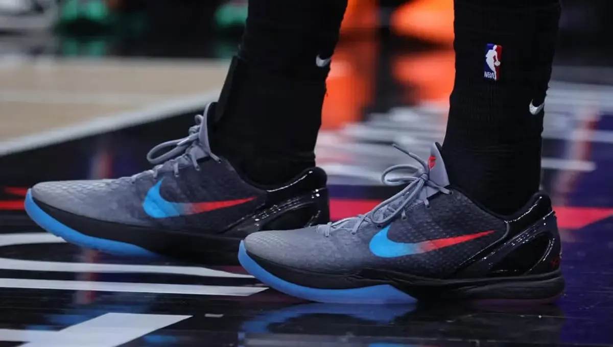 Kobe 6 “Knightfall Vader” PE gây chú ý với phối màu Star Wars