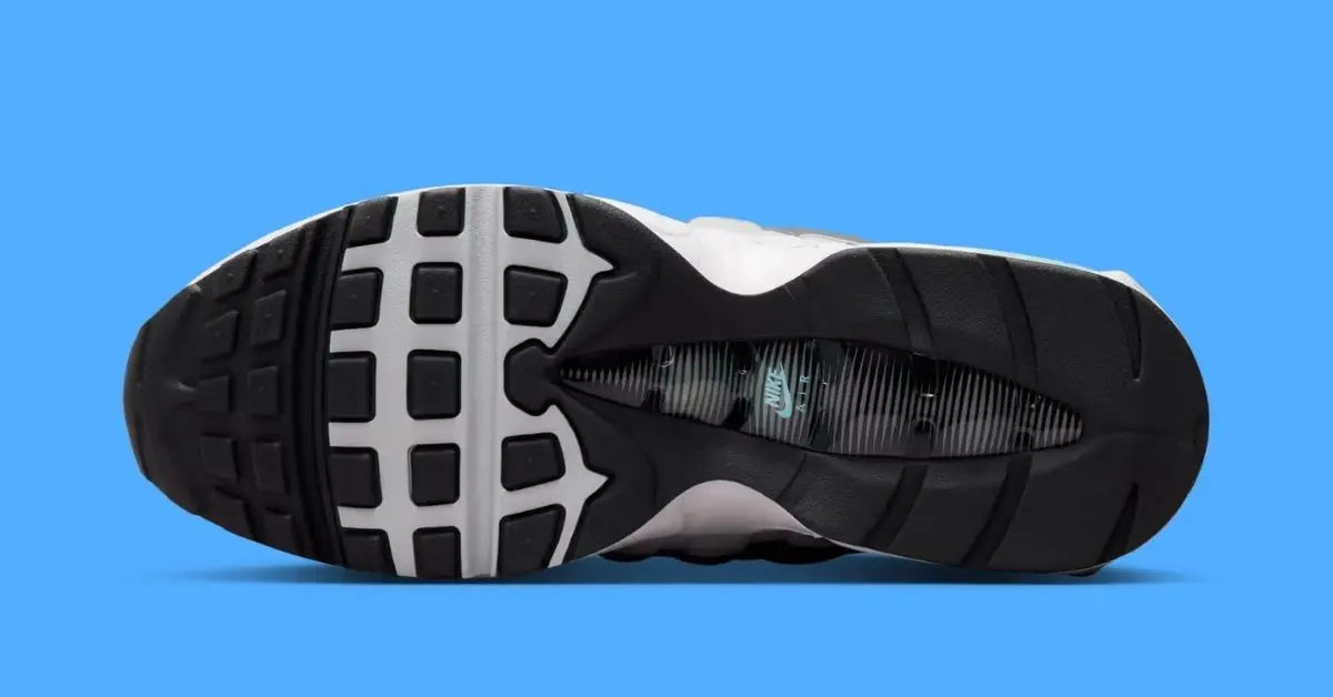 Air Max 95 "Black/Grey Fog" ra mắt với phối màu mới