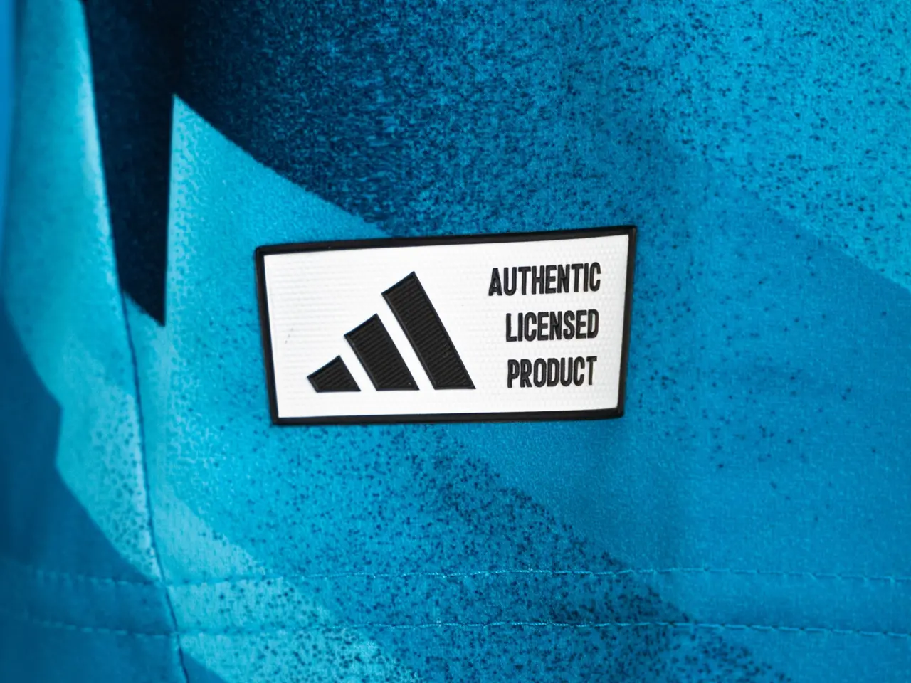 Áo đấu WC 2026: adidas hé lộ cảm hứng thiết kế áo thủ môn