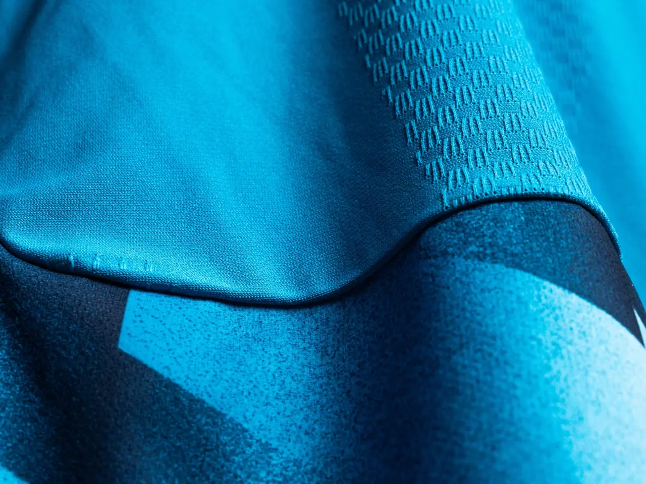 Áo đấu WC 2026: adidas hé lộ cảm hứng thiết kế áo thủ môn