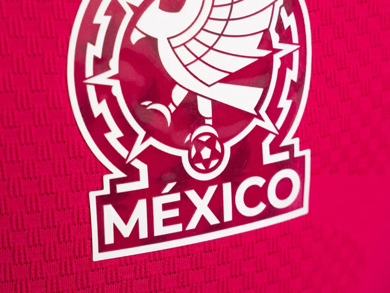Áo đấu WC 2026: adidas hé lộ cảm hứng thiết kế áo thủ môn