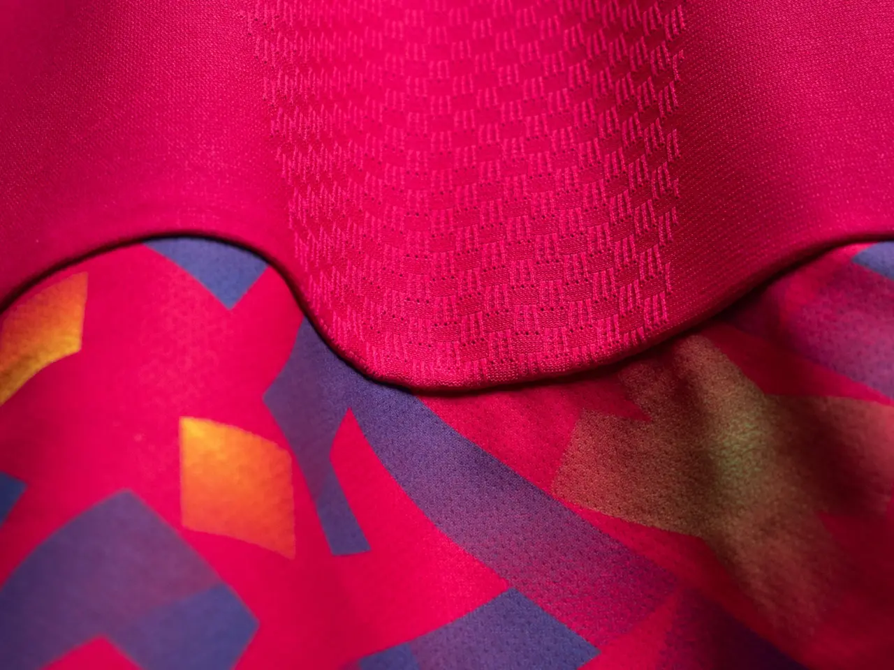 Áo đấu WC 2026: adidas hé lộ cảm hứng thiết kế áo thủ môn