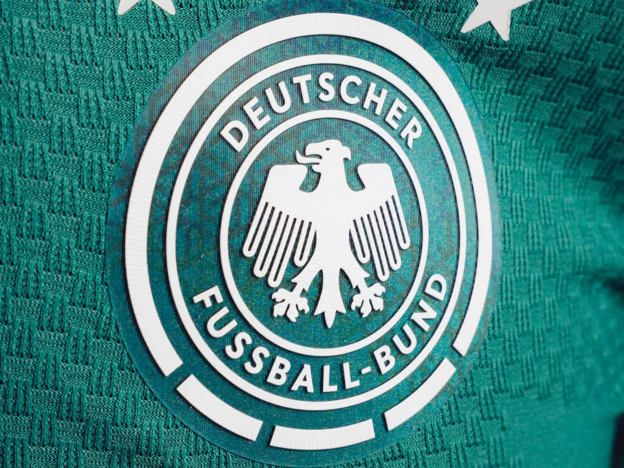 Áo đấu WC 2026: adidas hé lộ cảm hứng thiết kế áo thủ môn