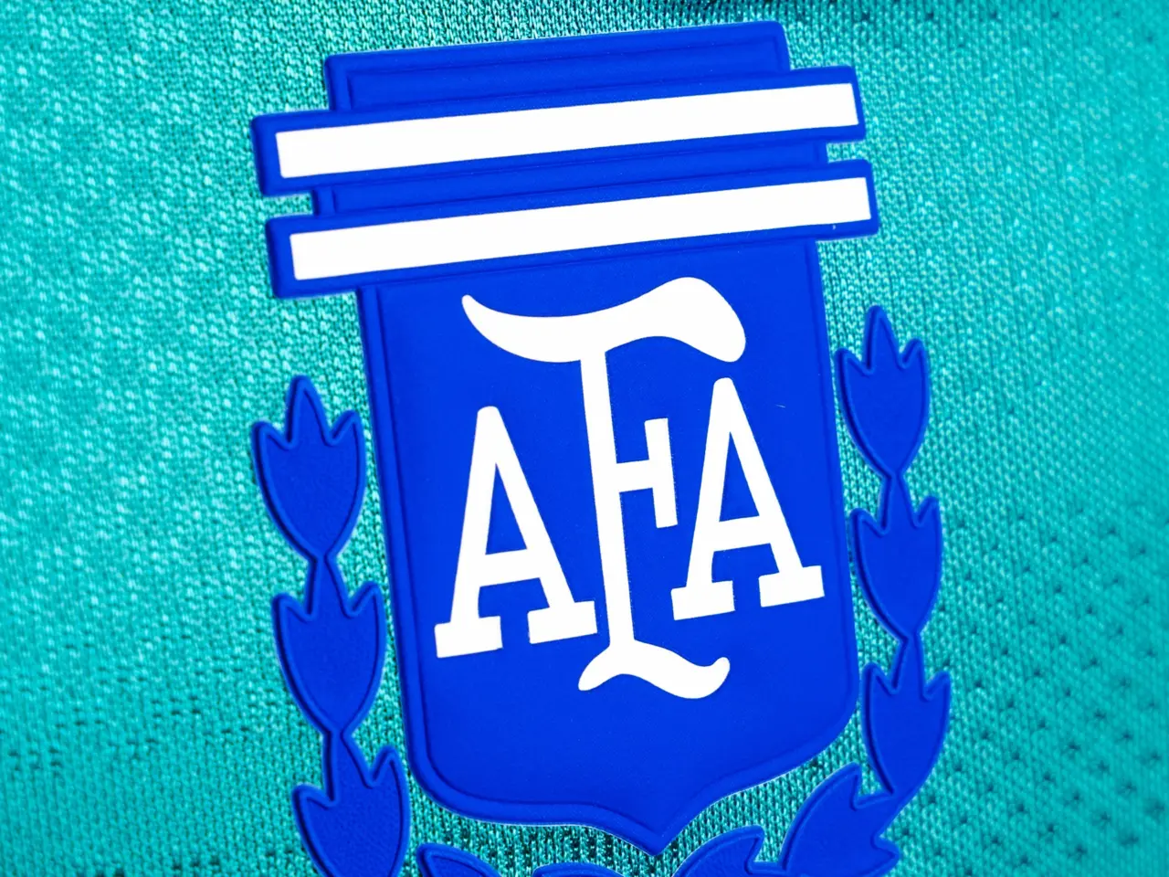 Áo đấu WC 2026: adidas hé lộ cảm hứng thiết kế áo thủ môn