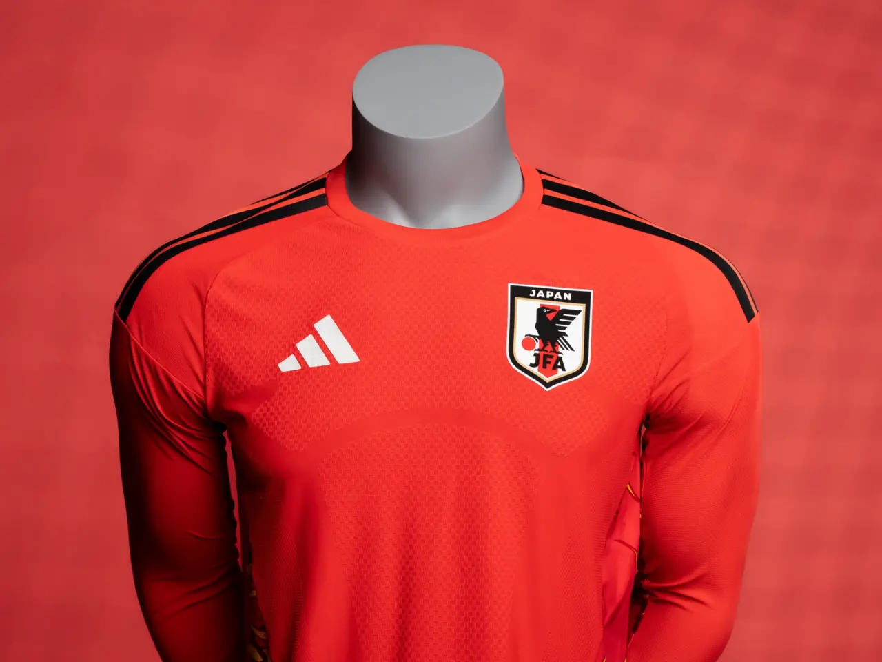 Áo đấu WC 2026: adidas hé lộ cảm hứng thiết kế áo thủ môn