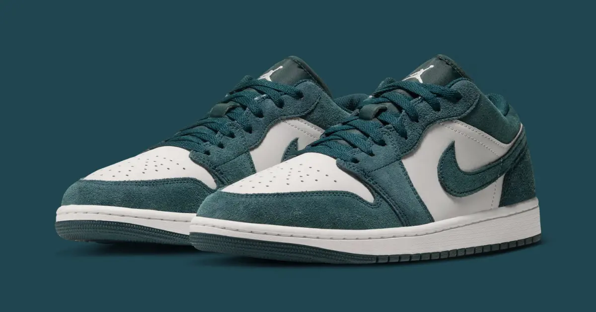 Jordan 1 Low Midnight Spruce nổi bật với sắc xanh mùa thu