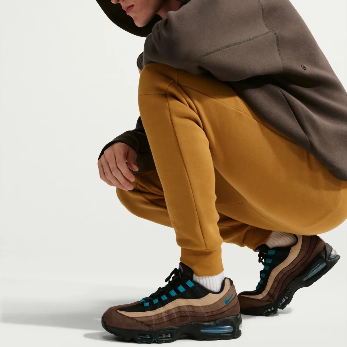 nike-air-max-95-acg-mang-phong-cach-outdoor-voi-mau-sac-moi-8