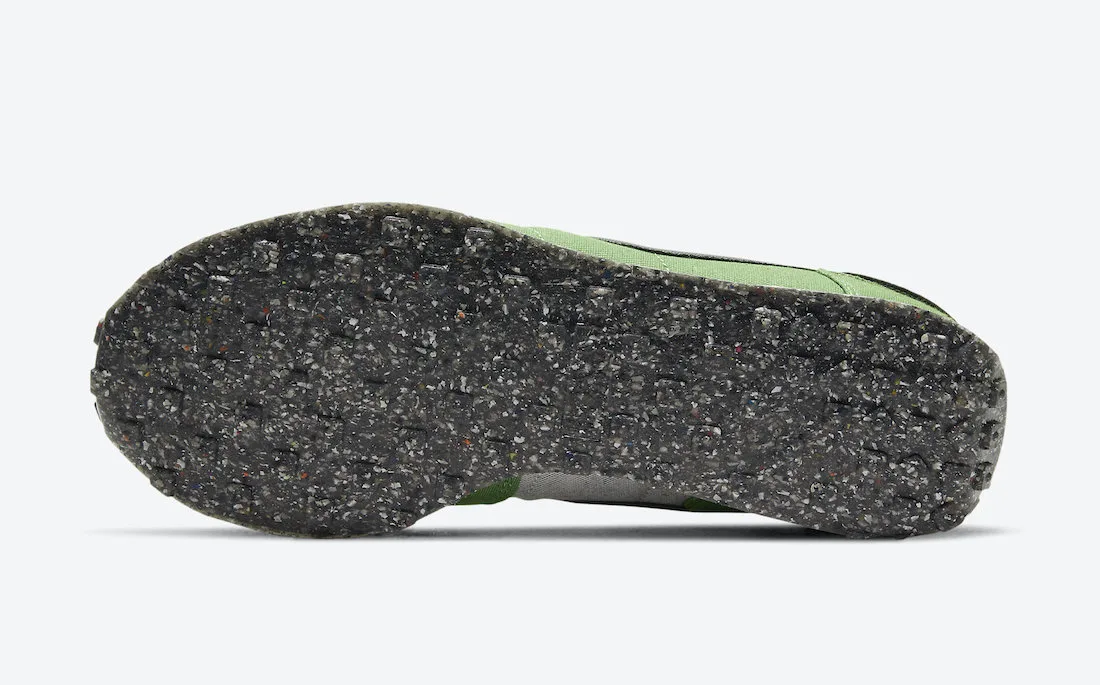 Chi tiết gót và đế Nike Challenger OG “Mean Green” chụp studio sắc nét