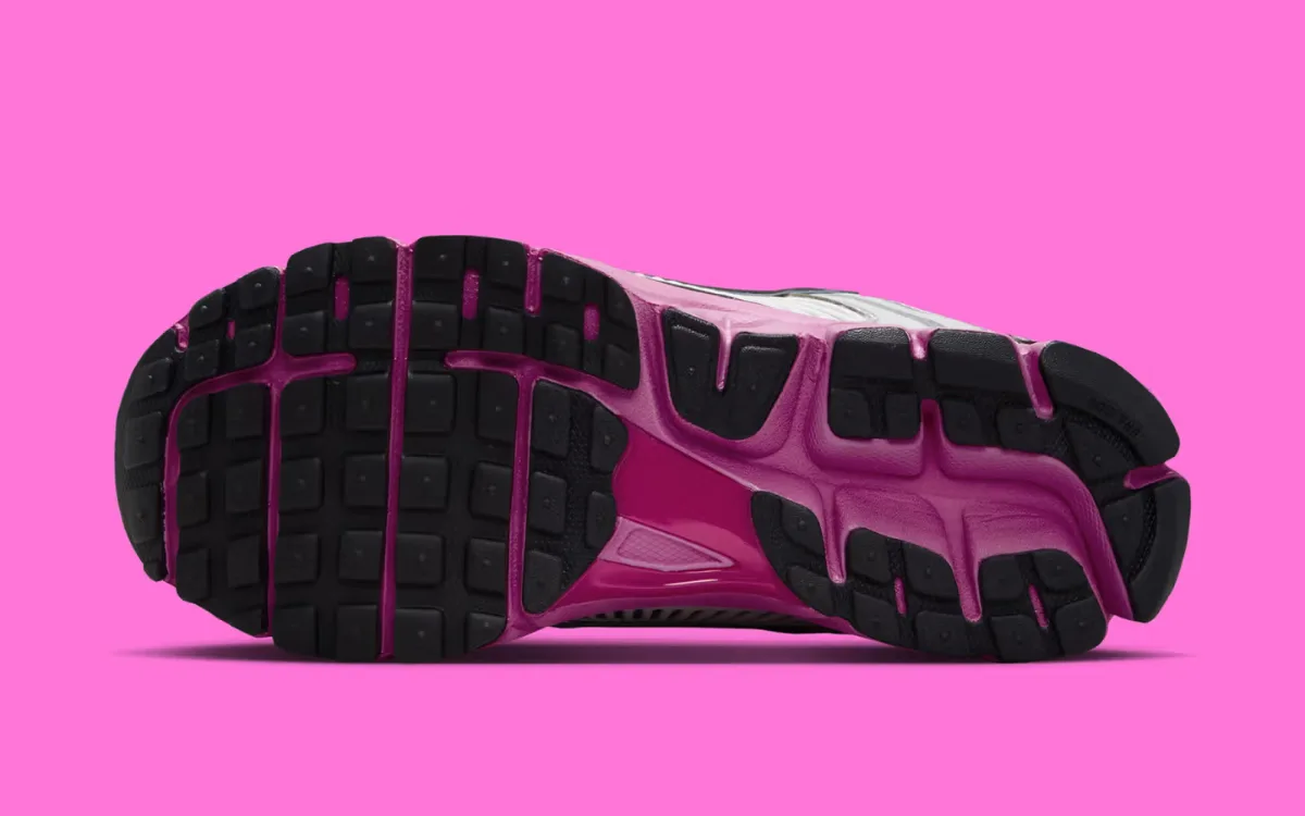 nike-vomero-5-fire-pink-noi-bat-voi-bo-de-hong-ca-tinh-5